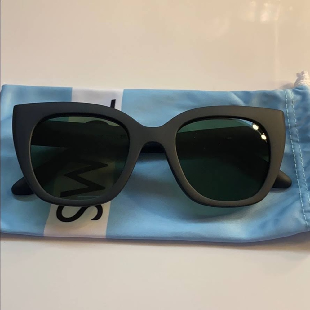 NWOT sunglasses!!